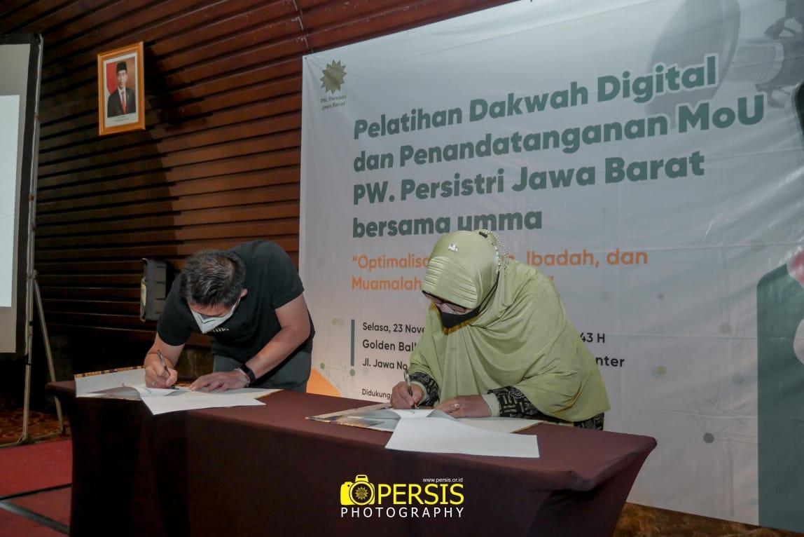 Gelar Pelatihan, PW PERSISTRI Jabar Kuatkan Para Dai