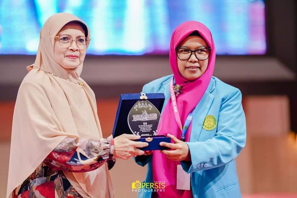 KETUA UMUM PP PERSISTRI MENGHADIRI MUKTAMAR XII PEMUDI PERSIS