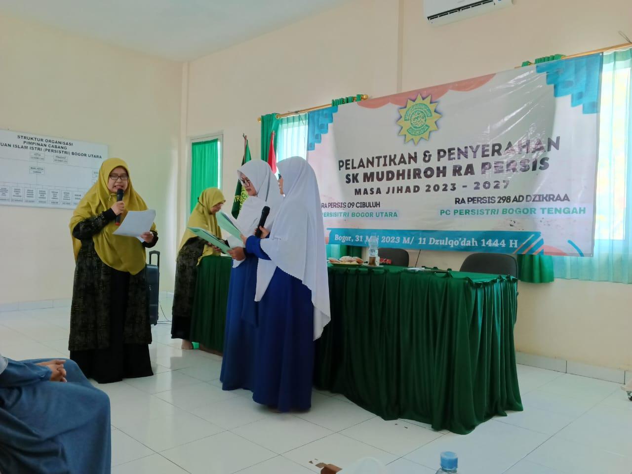 Bidang Tarbiyah PP Persistri melantik Mudirah RA Persis di PD Persistri Bogor