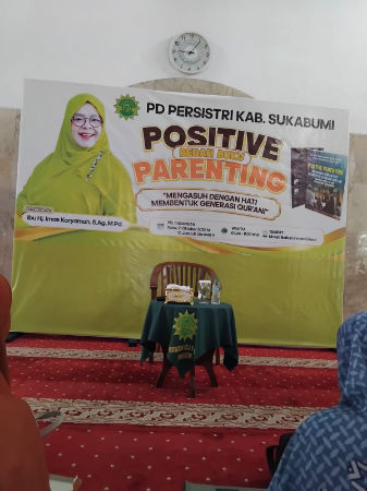 Logo Parenting bersama PD Persistri Sukabumi